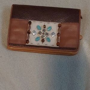 Brighton clutch with strap